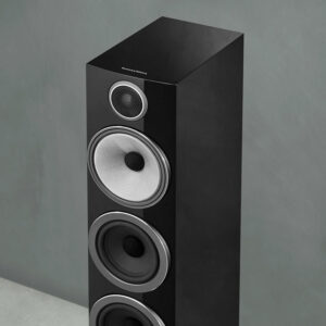 Bowers and Wilkins 704 S3