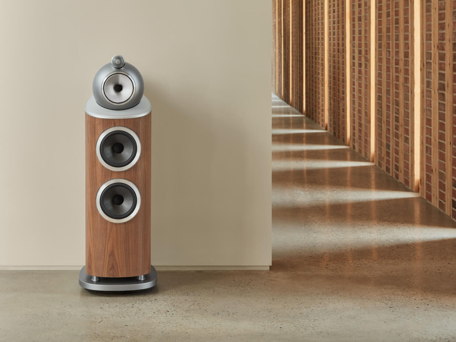 Bowers and Wilkins 802 D4